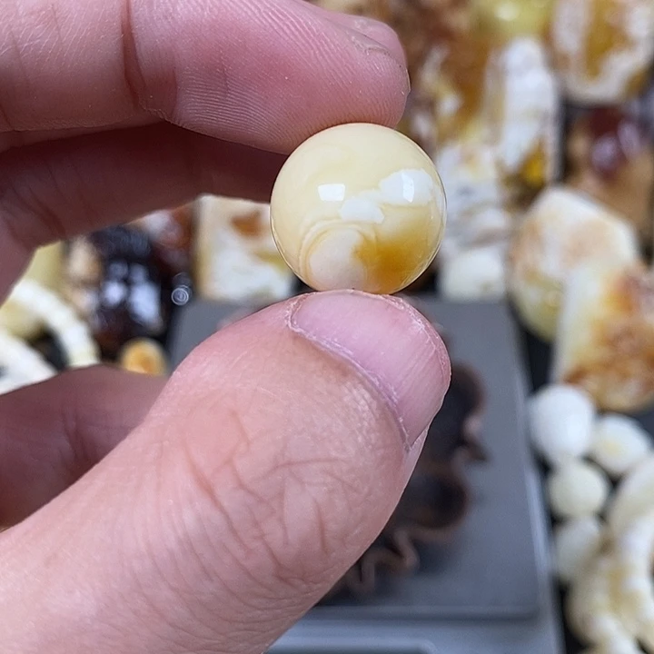 未镶嵌琥珀裸石我