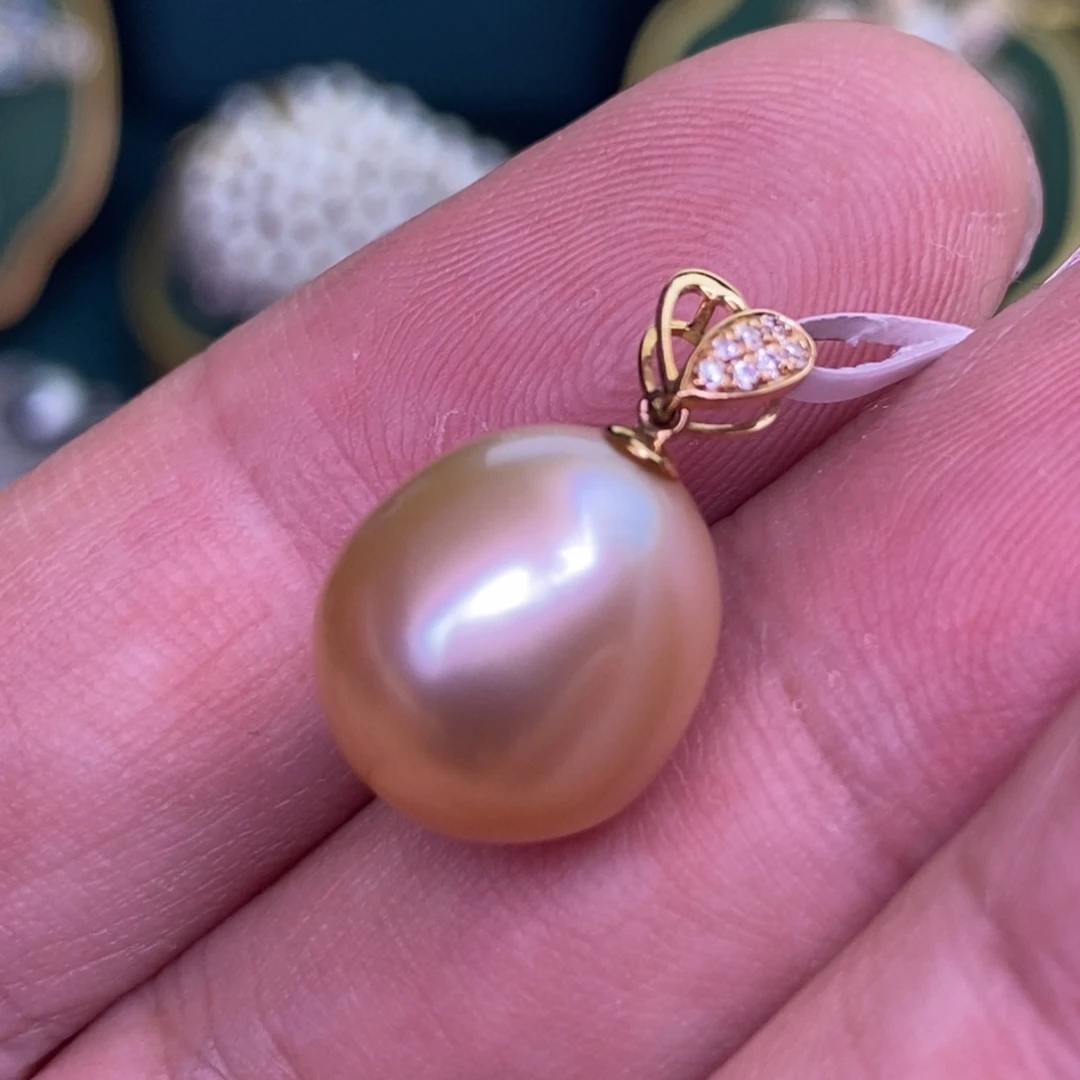 颈饰18K金镶嵌海水珍珠