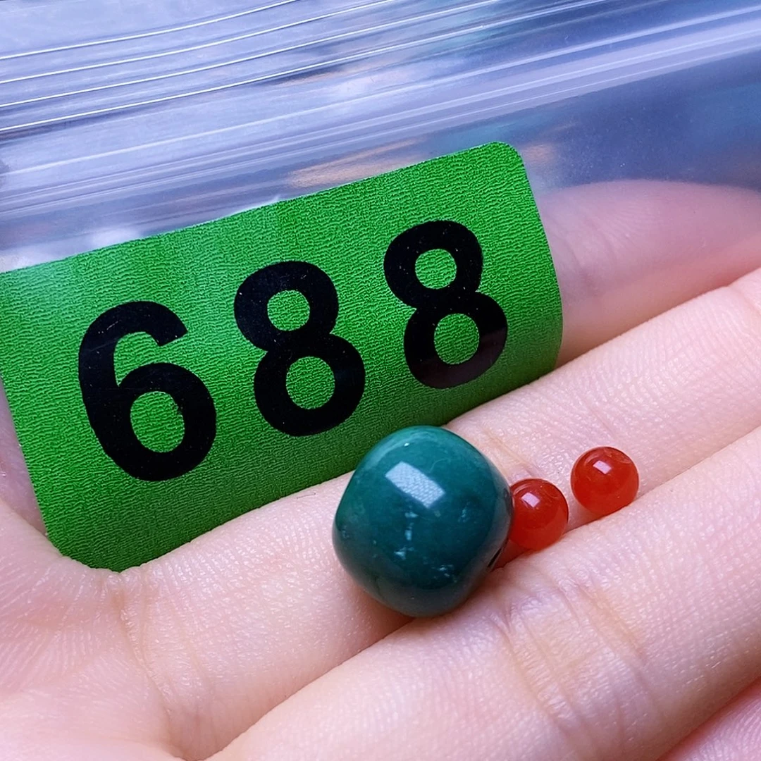 未镶嵌南红玛瑙珠宝奇石