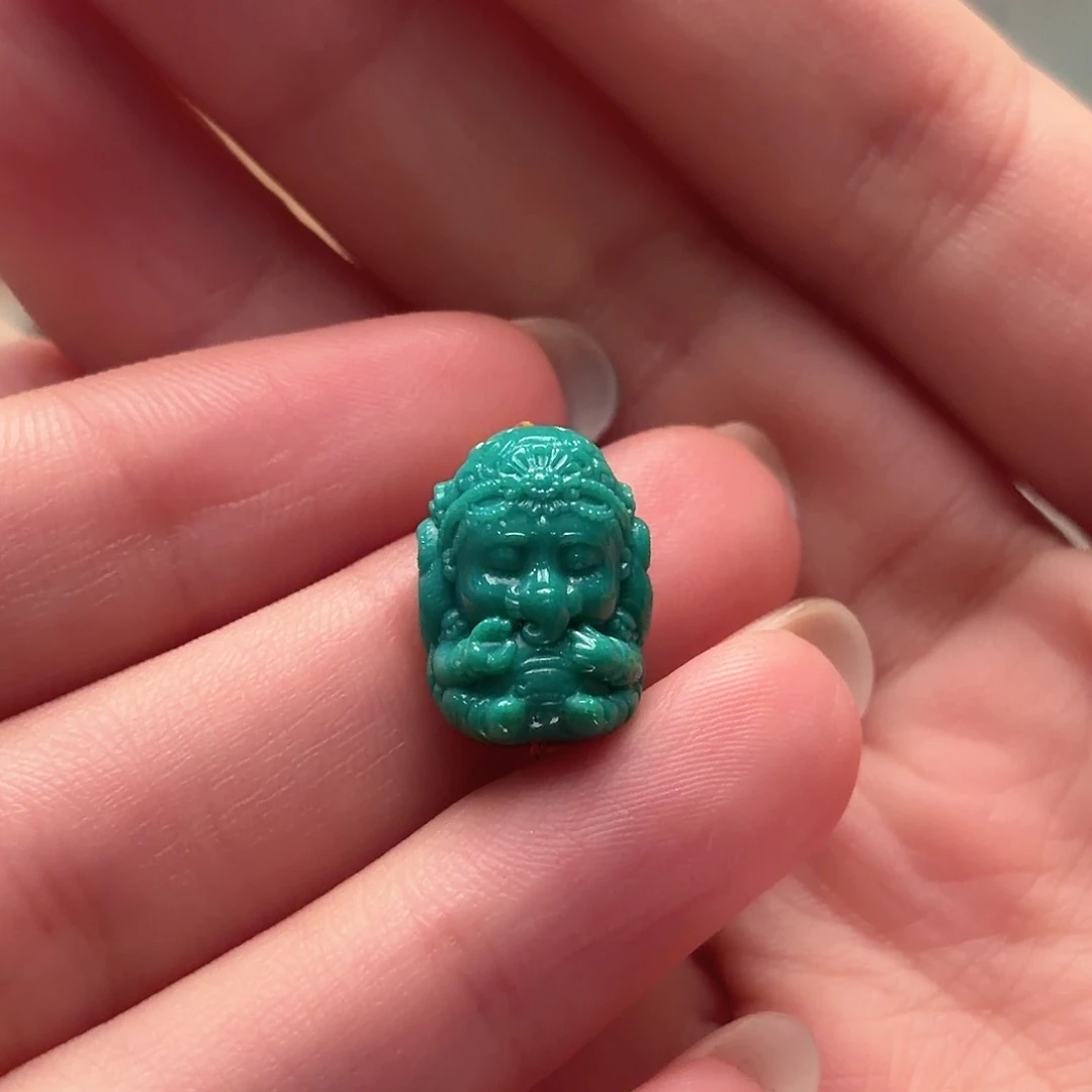 绿松石未镶嵌颈饰