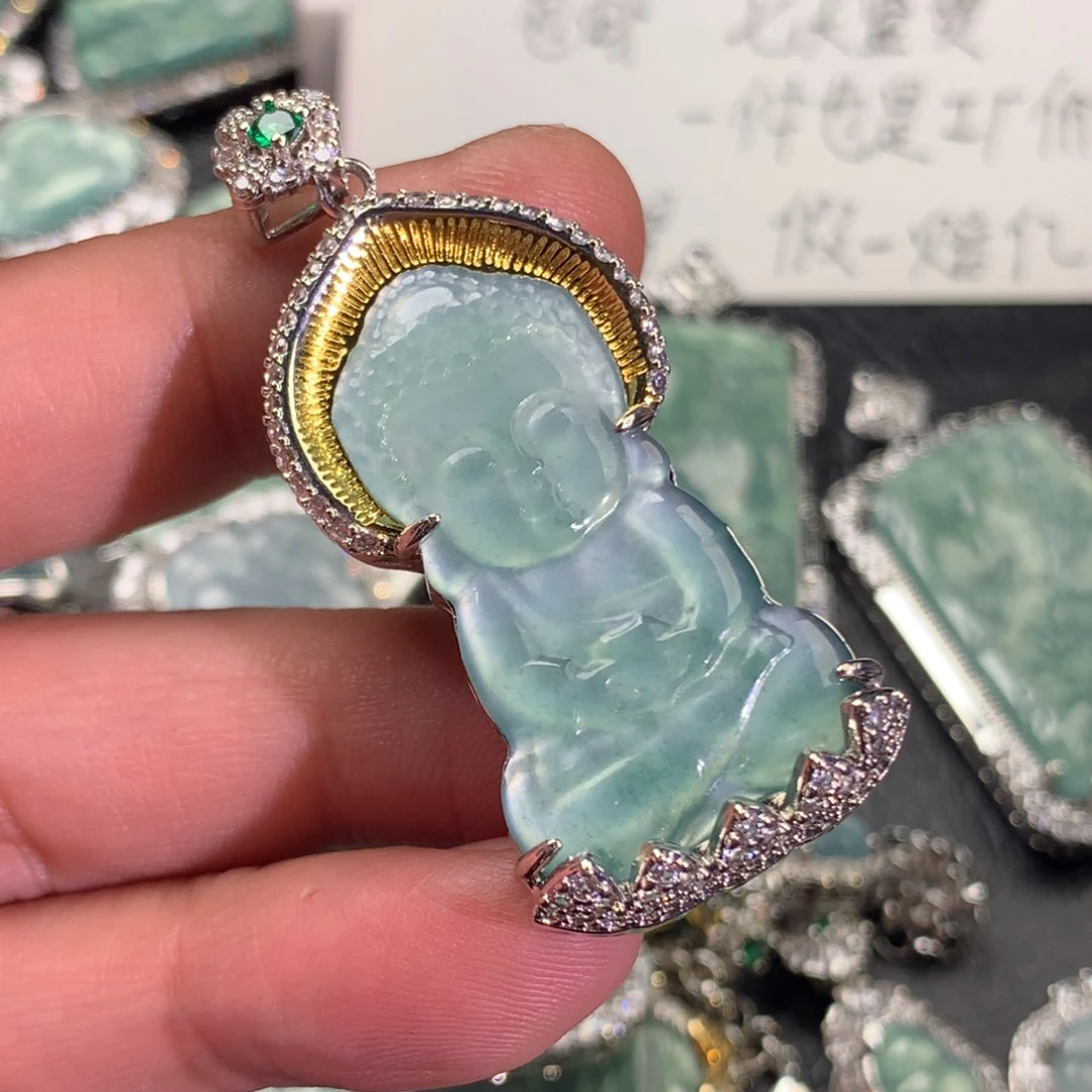 翡翠颈饰未镶嵌宝宝佛