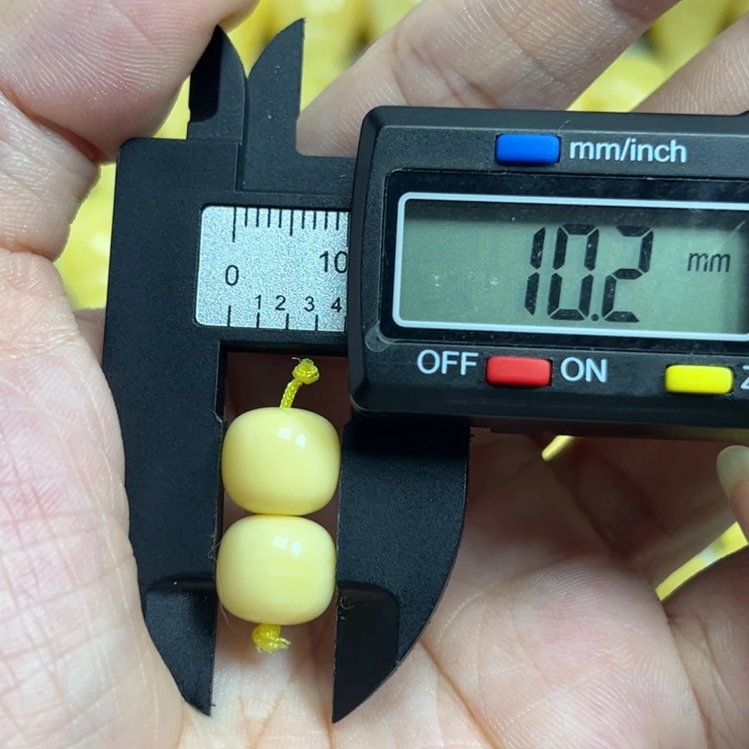 裸石琥珀未镶嵌三通