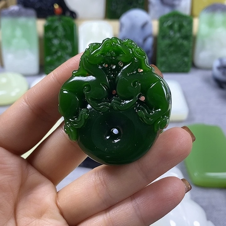 颈饰未镶嵌和田玉