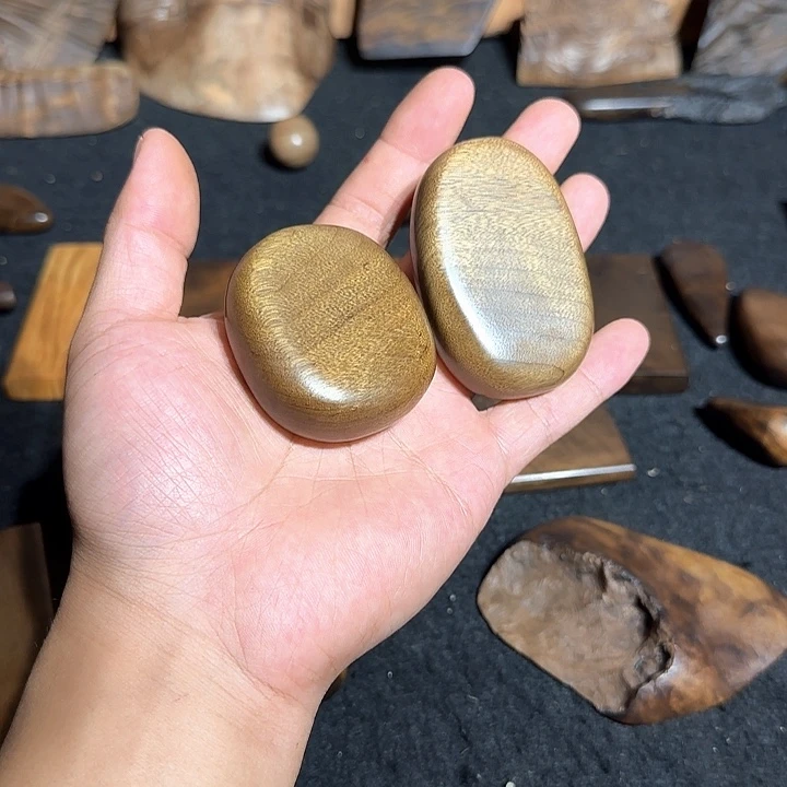 s***s阴沉木直播间一物一拍截图