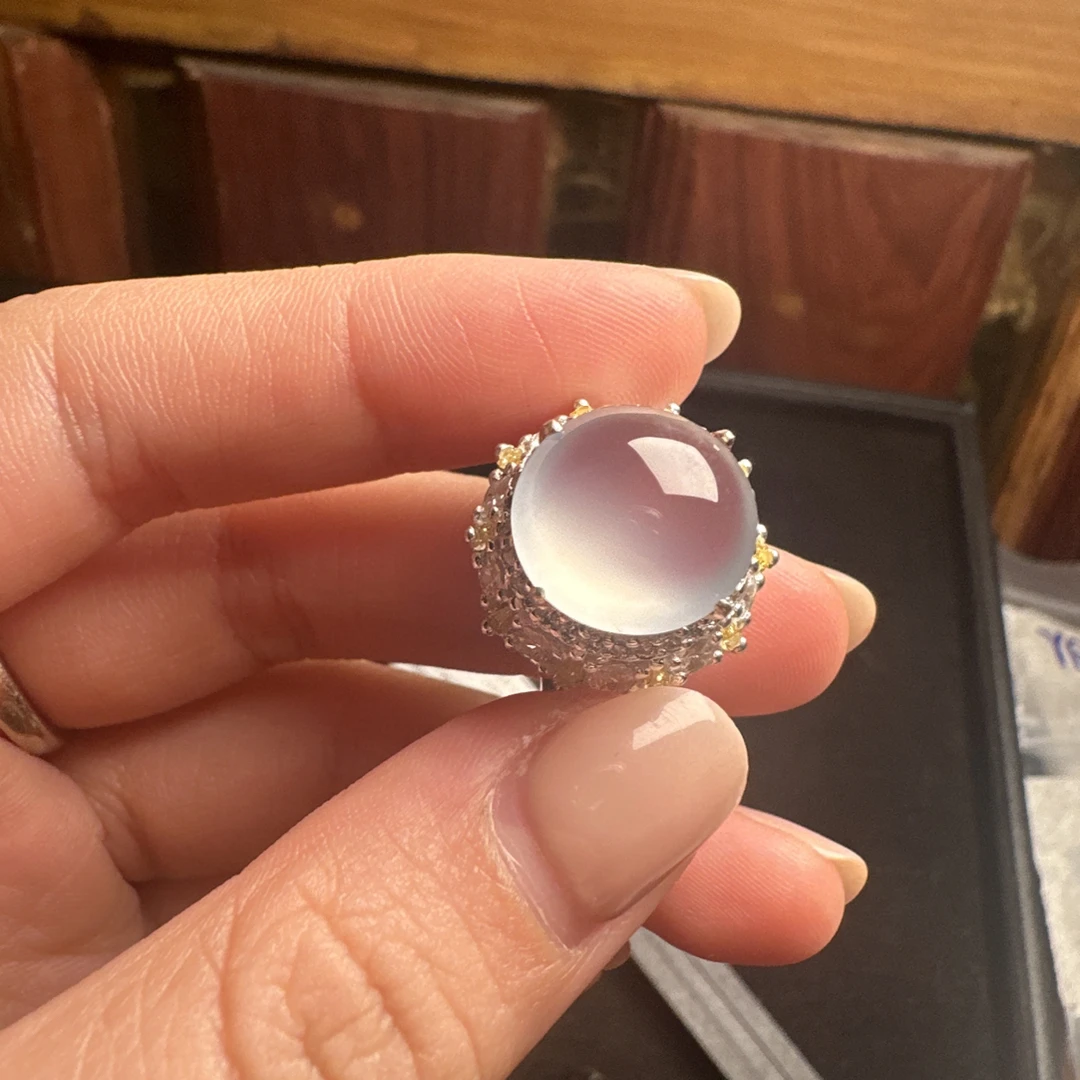 白冰玻璃光感十足