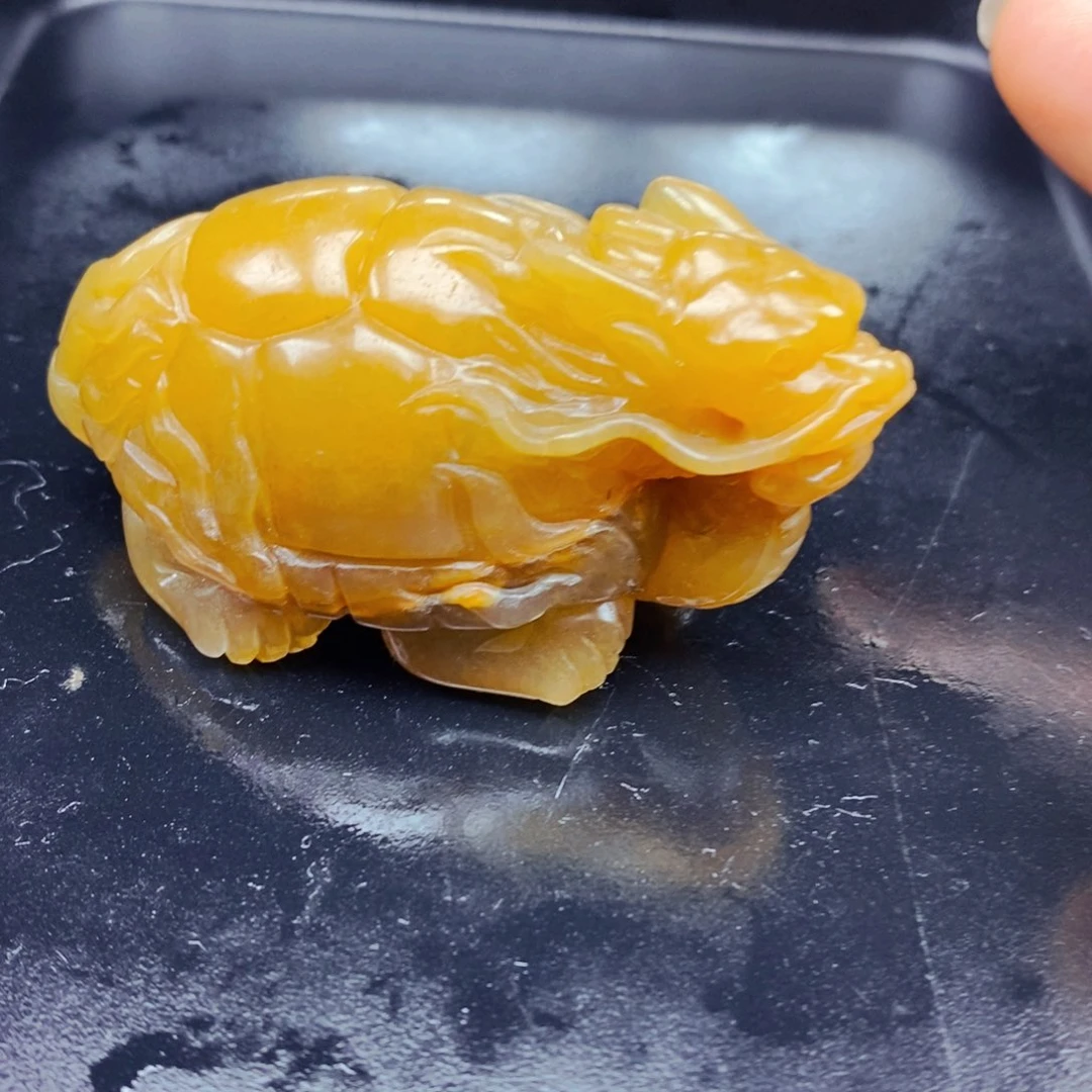 石英质玉（黄龙玉）未镶嵌颈饰