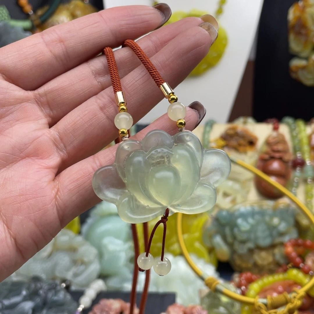 未镶嵌蛇纹石玉颈饰