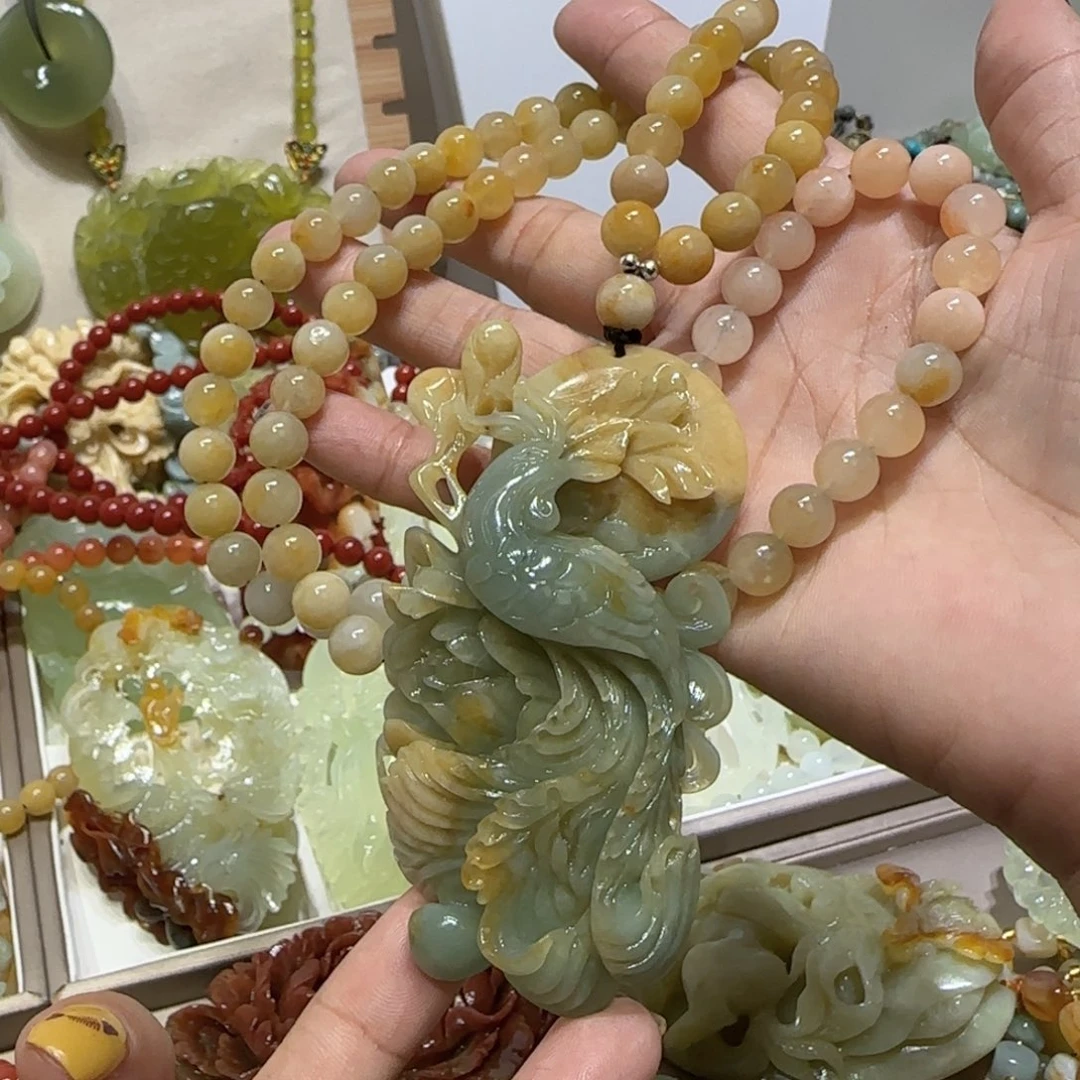 未镶嵌蛇纹石玉吊坠