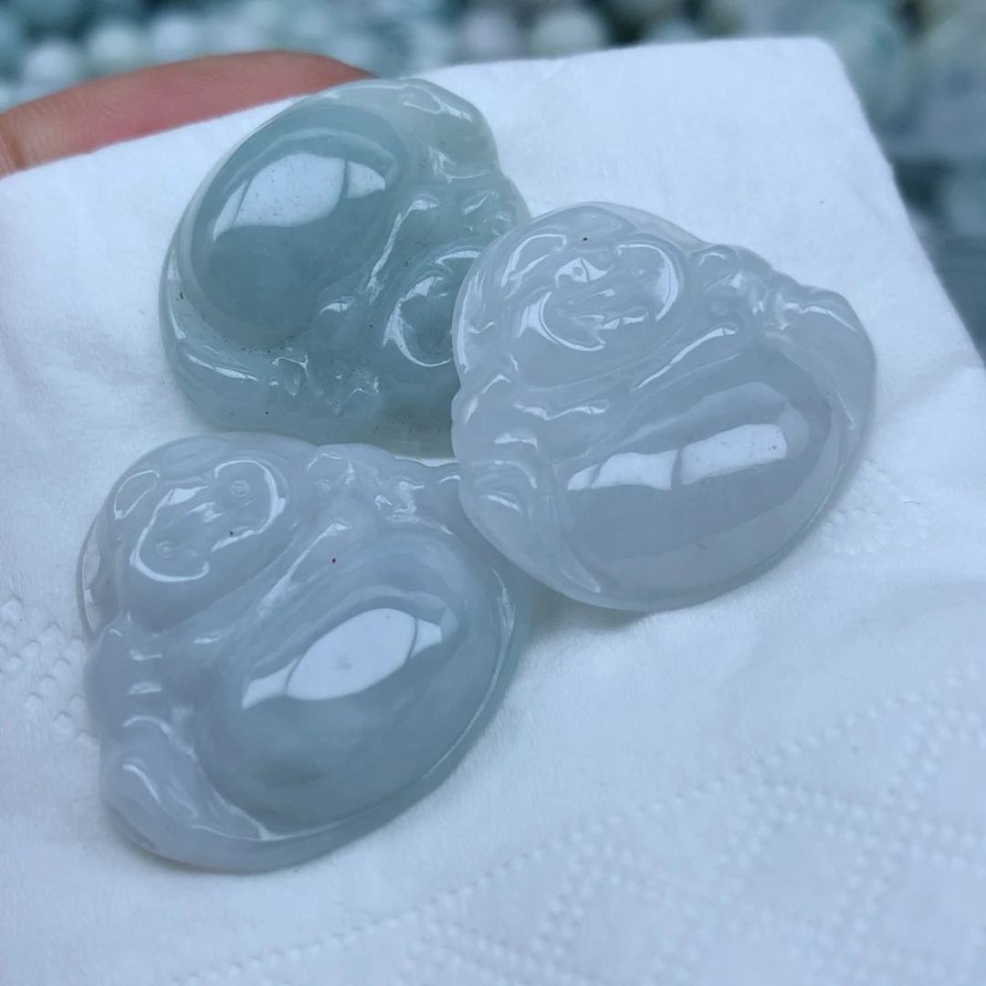 颈饰足铂镶嵌翡翠翡翠