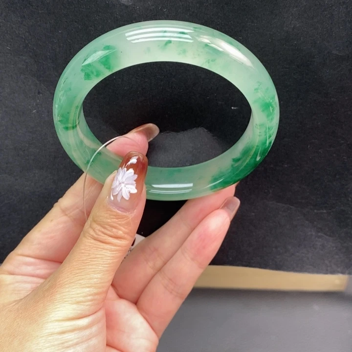 石英质玉未镶嵌手镯