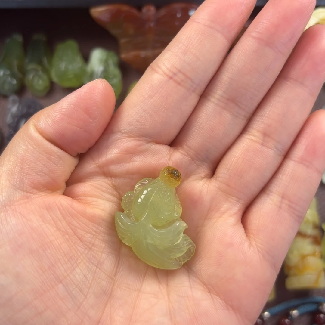 合金蛇纹石玉颈饰