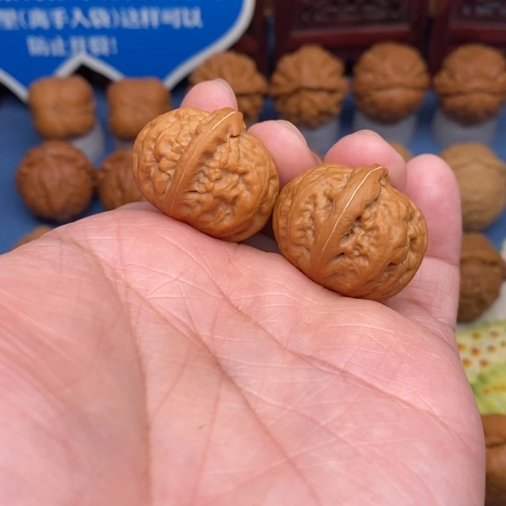 文玩核桃把件玉石方尊