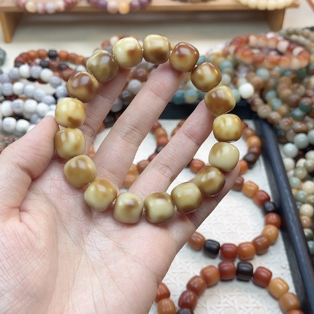 手串白玉菩提姜撞奶