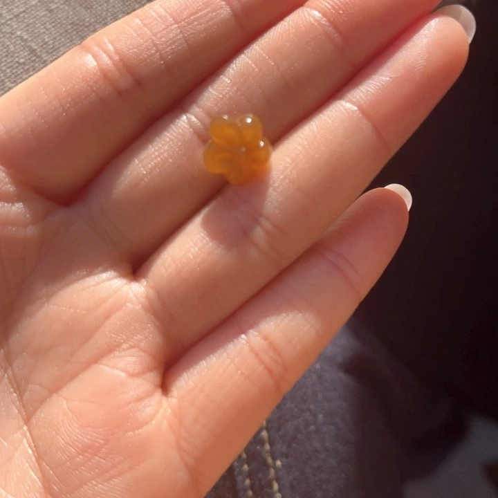 兔***妈和田玉未镶嵌颈饰