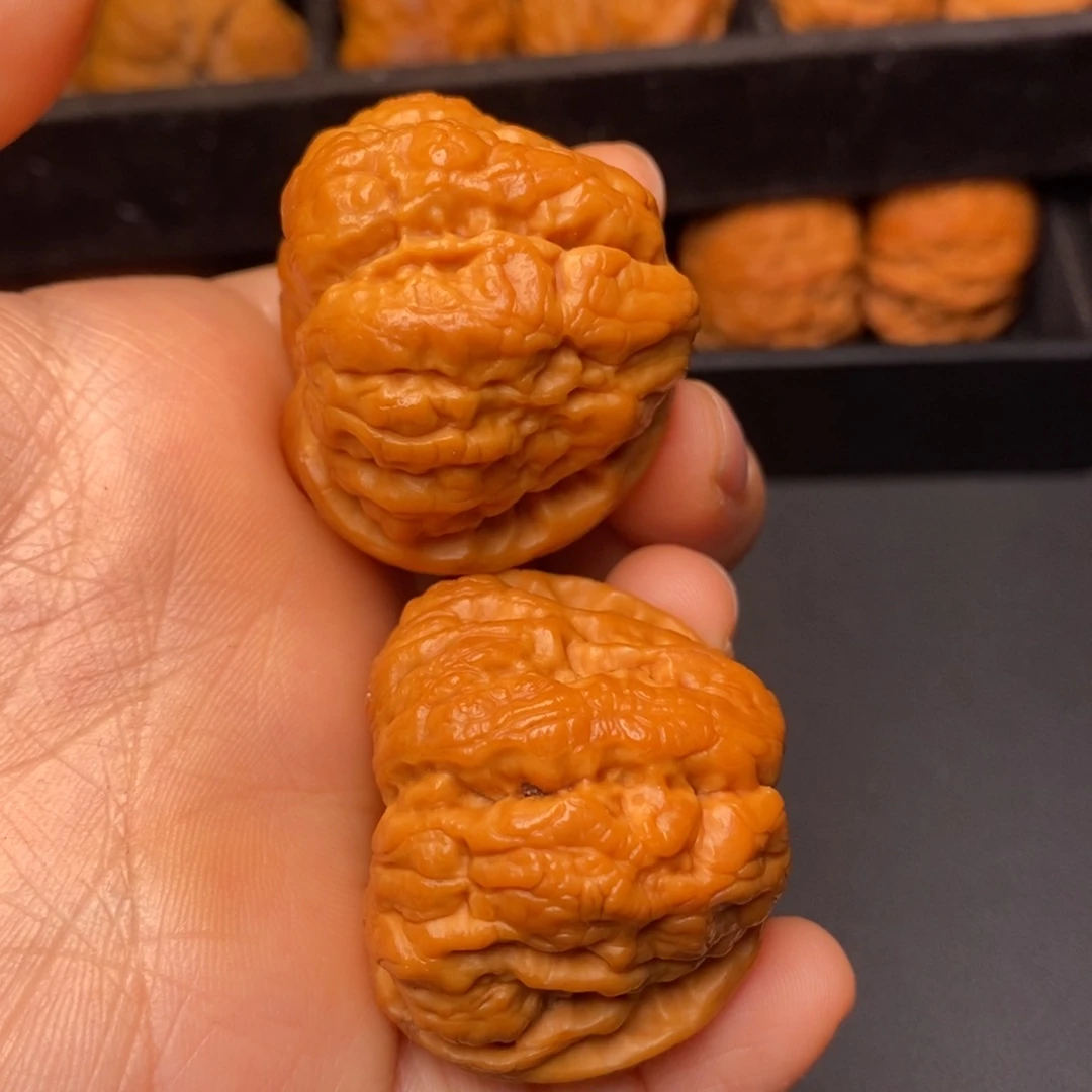 文玩核桃把件秦岭野生核桃