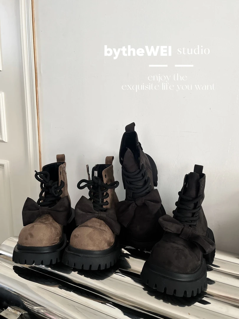bytheWEI【栗秋时节】英伦风大头减龄复古蝴蝶结马丁靴短靴68-510