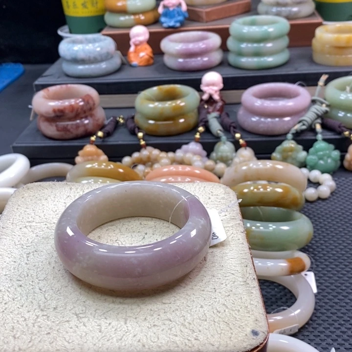 未镶嵌手镯石英岩玉佛****）