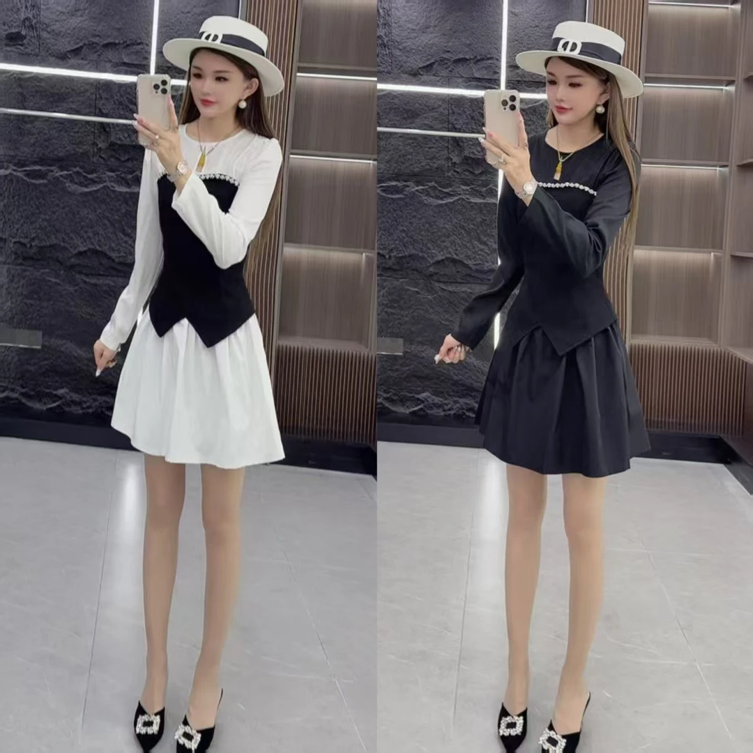 精品9126 小香风时尚设计感收腰捏褶连衣裙加靓饰外穿抹胸 两件套