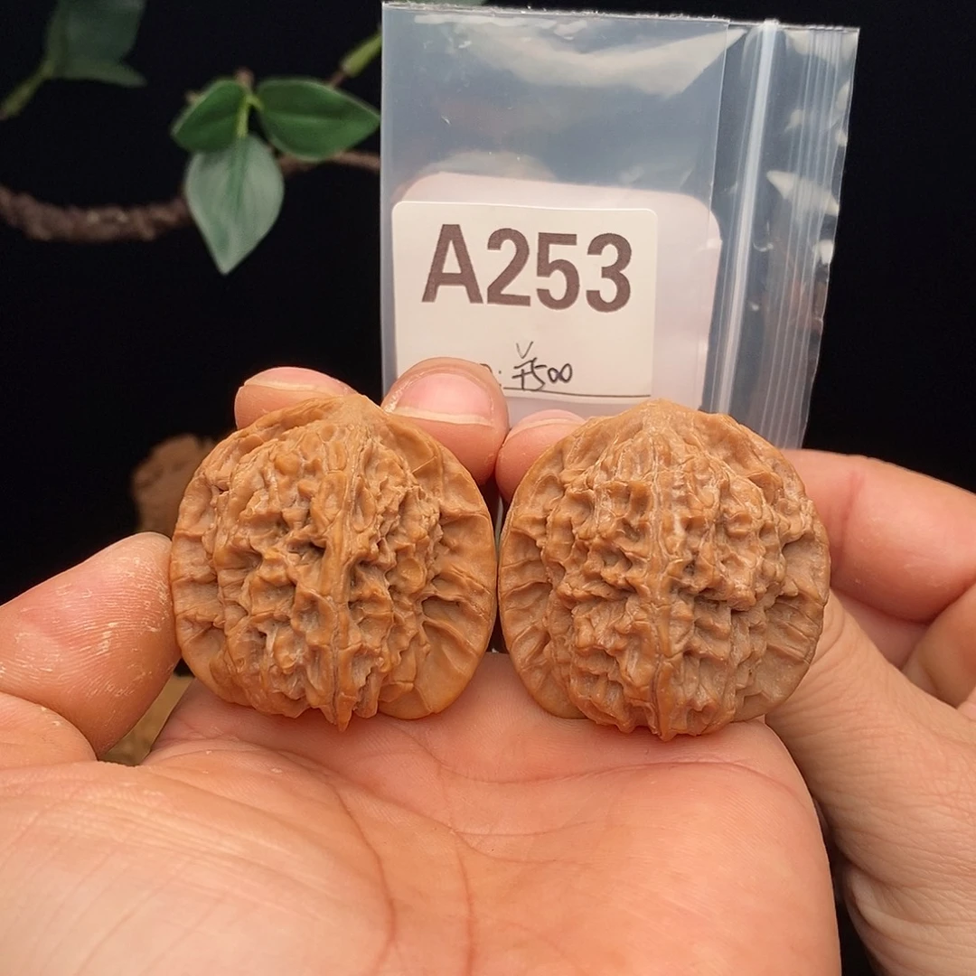 文玩核桃吊坠马老四41+