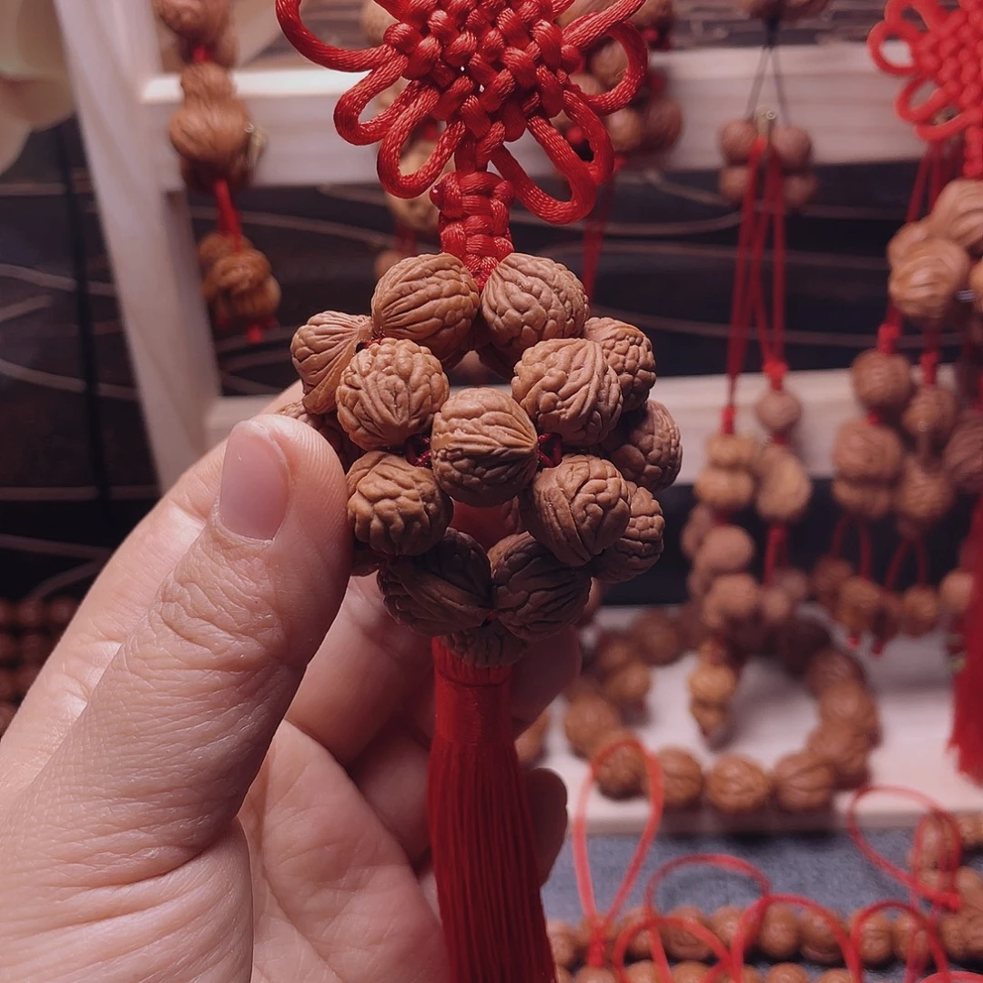 木质类龙纹桃枭挂件