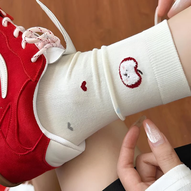 白色袜子女棉质吸汗透气弹力中筒袜柔软亲肤舒适防臭袜子