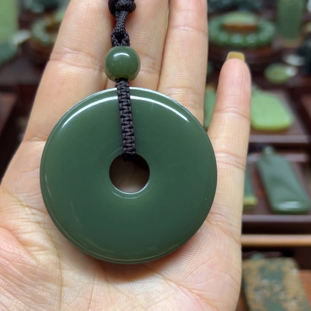 【闪购商品】颈饰未镶嵌岫岩老玉（透闪石质玉）小****风