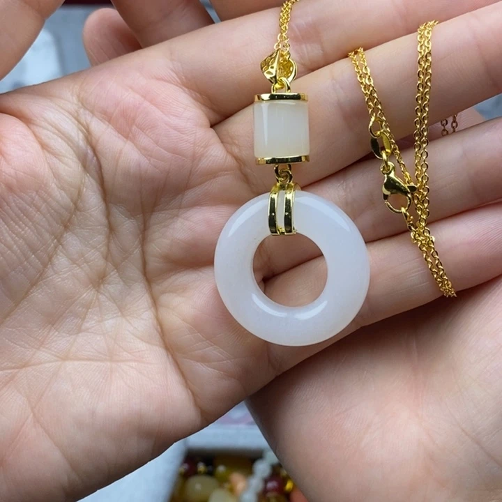 颈饰合金石英质玉金丝玉吊坠