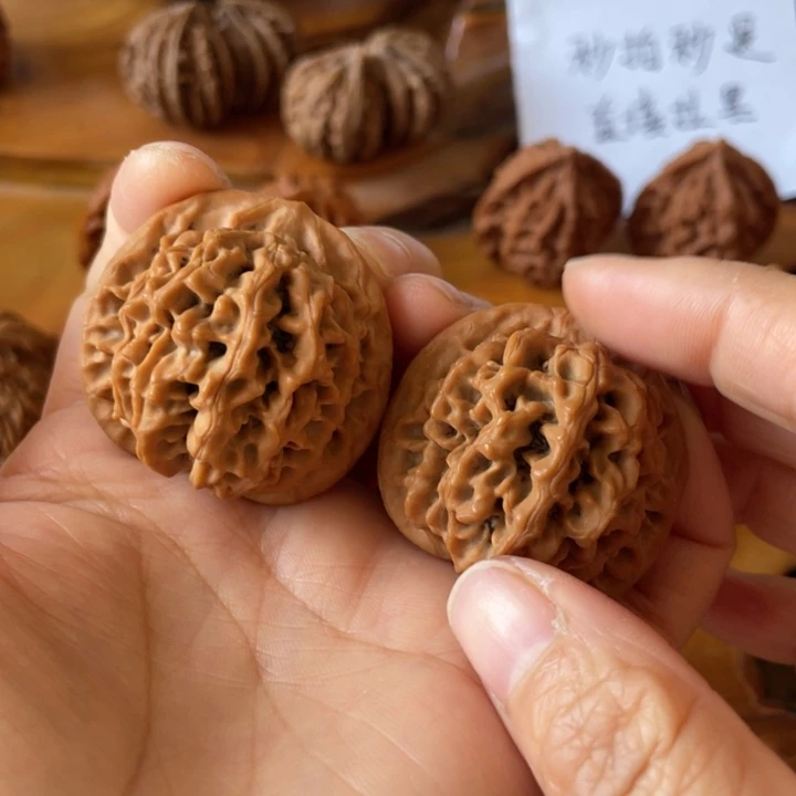 核桃秦闷38尖瑕疵