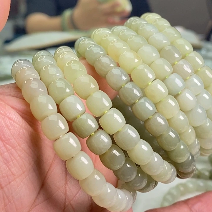 手链未镶嵌和田玉带遐思