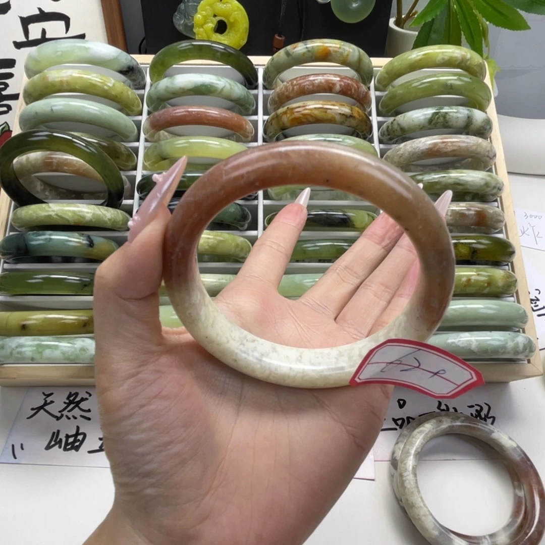 隔***猹蛇纹石玉未镶嵌手镯
