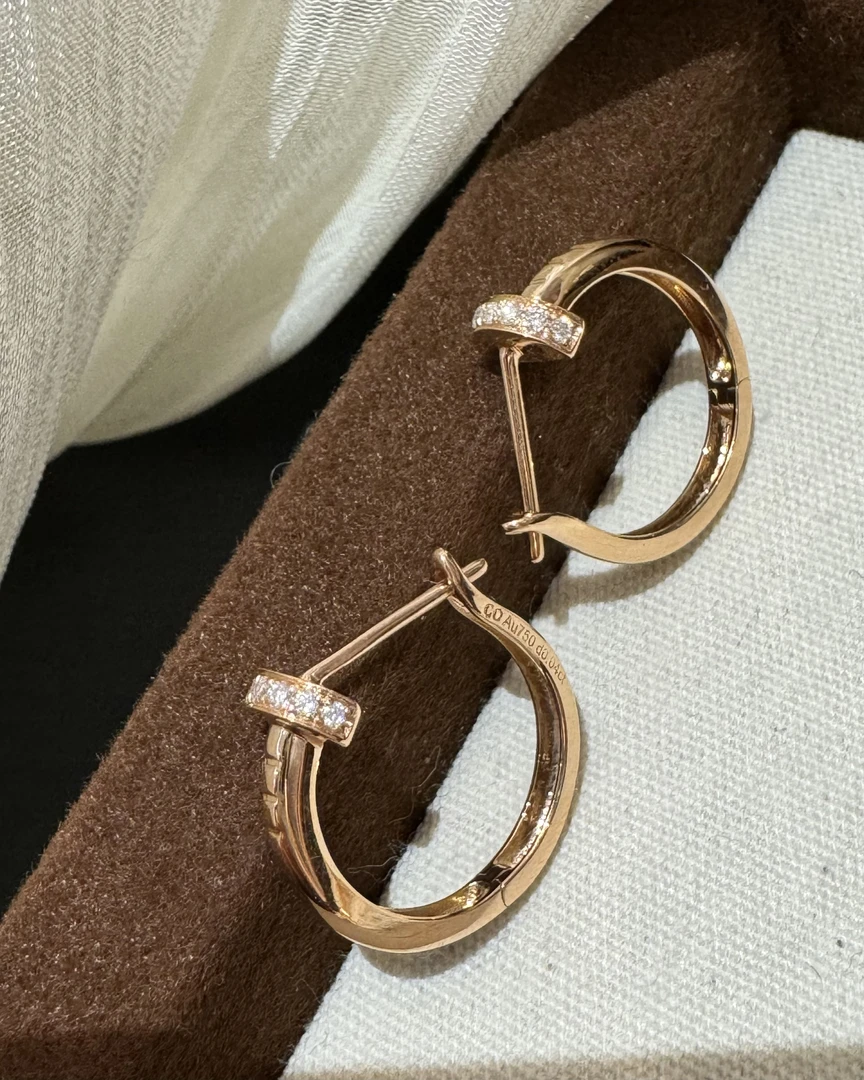 钻石18k金镶嵌钉子耳扣