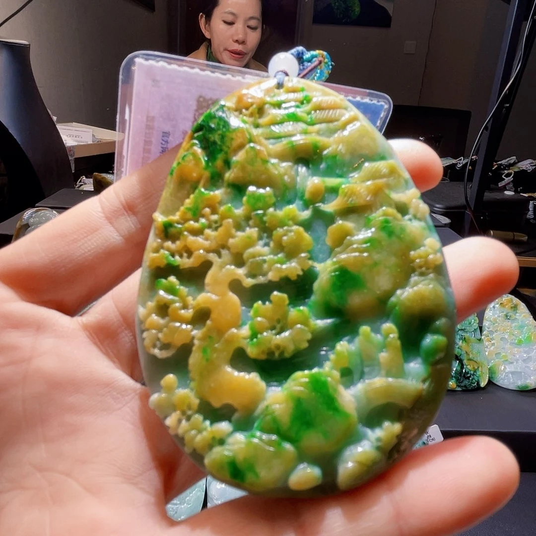 颈饰未镶嵌翡翠一
