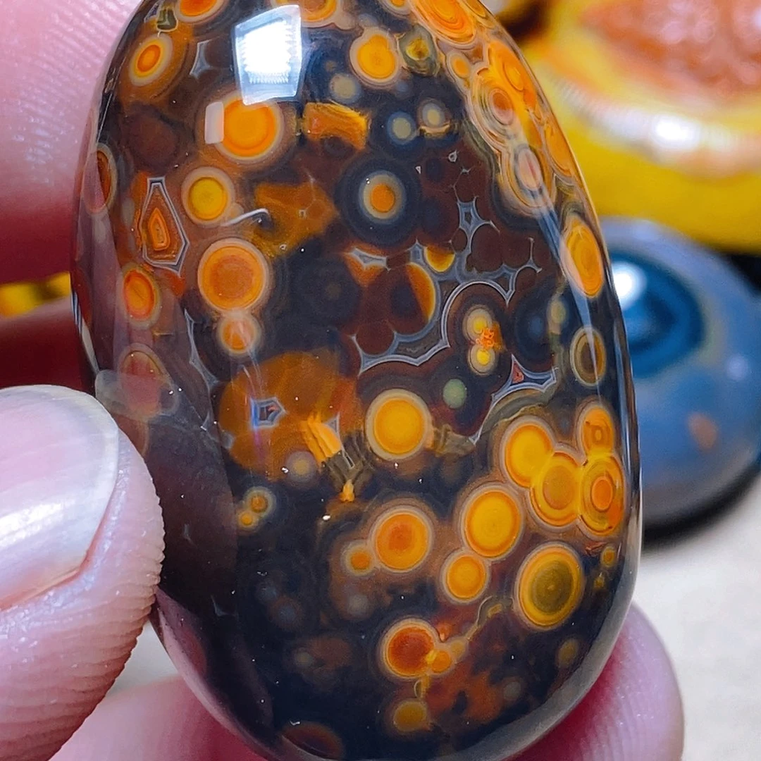 未镶嵌颈饰玛瑙/玉髓一**缘