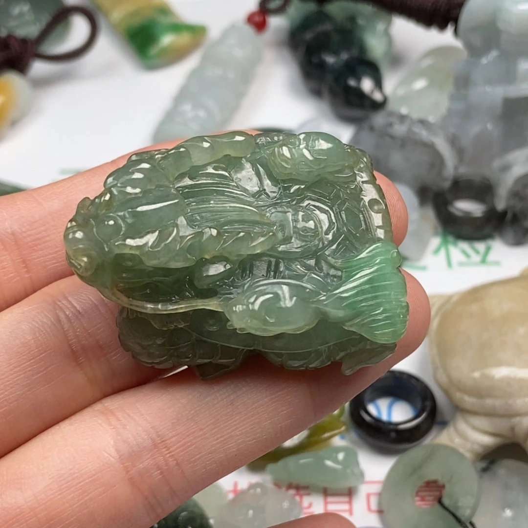 都***堰翡翠未镶嵌颈饰翡翠