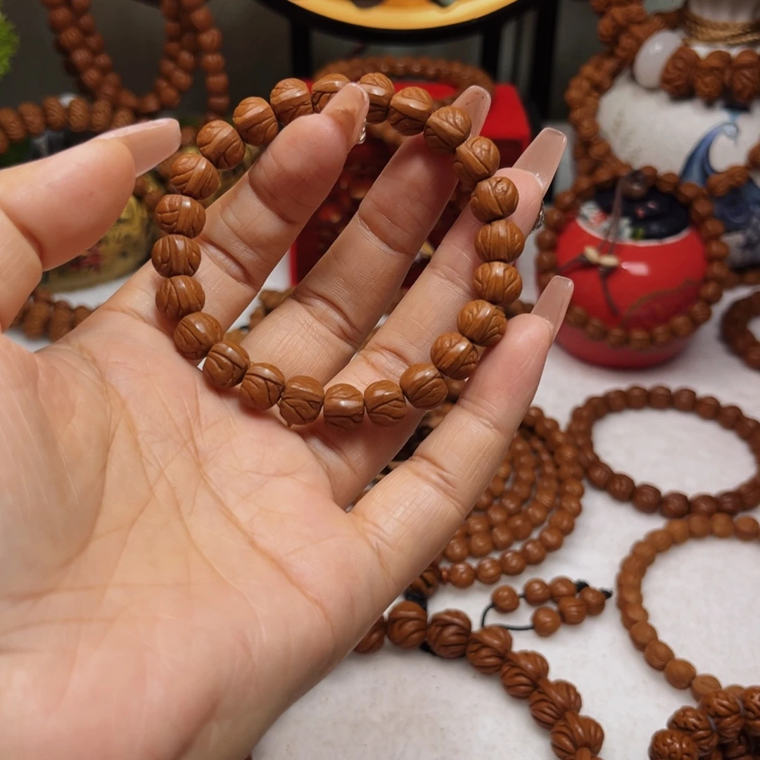 K***生桃核吊坠10顶级玉龙脊单圈