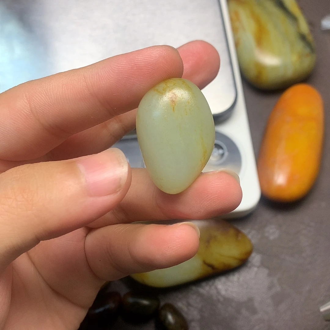 和田玉（糖玉）未镶嵌挂件