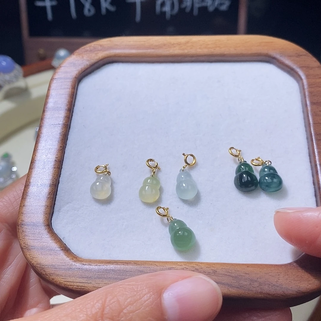 翡翠18K金镶嵌颈饰翡翠吊坠（多样性发其一）