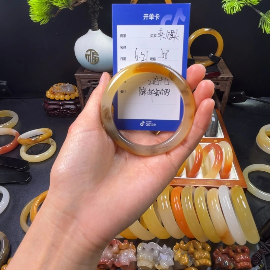 石英质玉手镯未镶嵌、****～