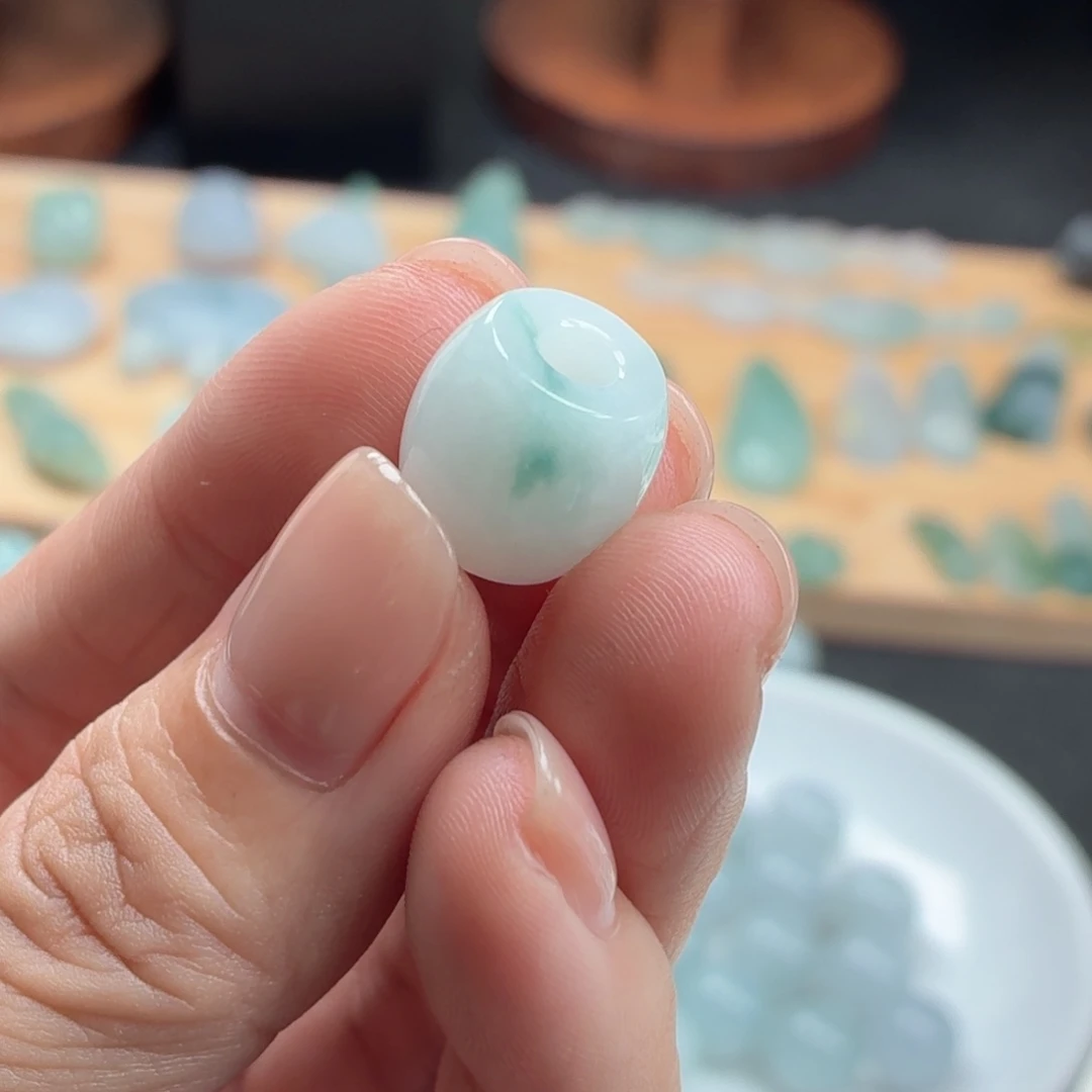 翡翠未镶嵌颈饰天然A货翡翠