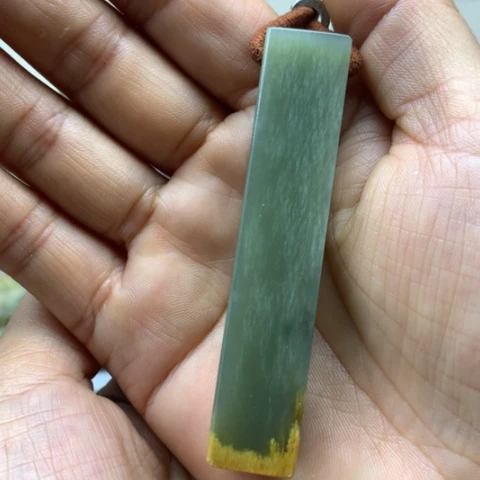 【闪购商品】未镶嵌岫岩河磨玉（透闪石质玉）挂件风**静