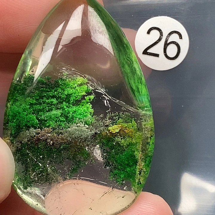 郭***哲颈饰未镶嵌水晶天然