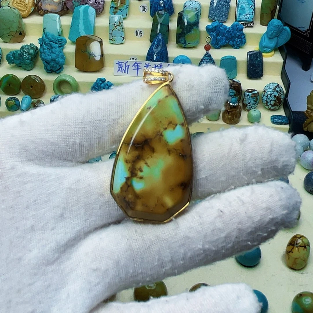 绿松石颈饰未镶嵌