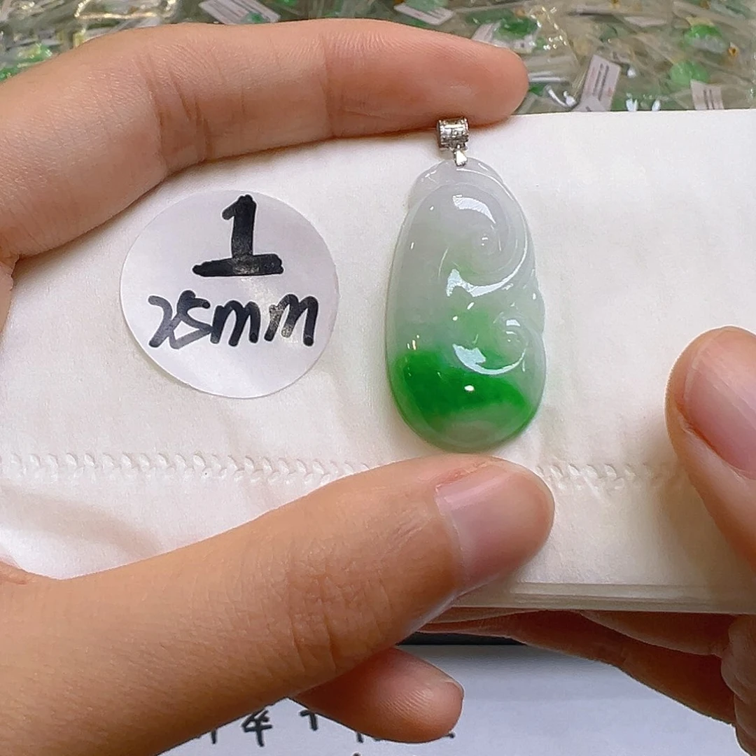 翡翠18K金镶嵌吊坠(不含链)我