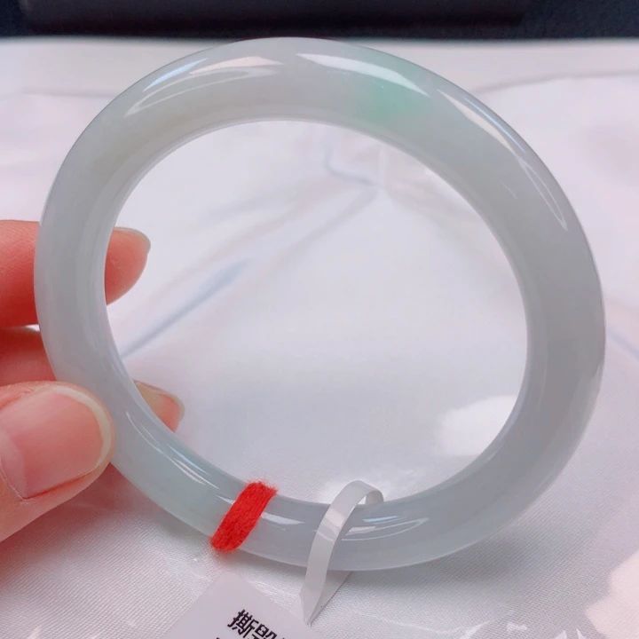 翡翠未镶嵌手镯（圆镯）54。55