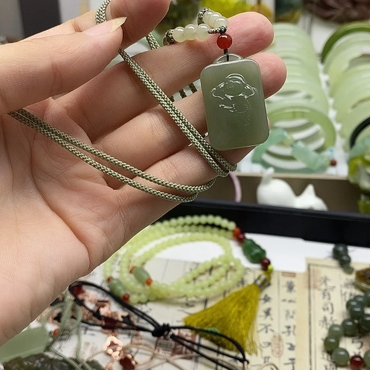 和田玉未镶嵌颈饰