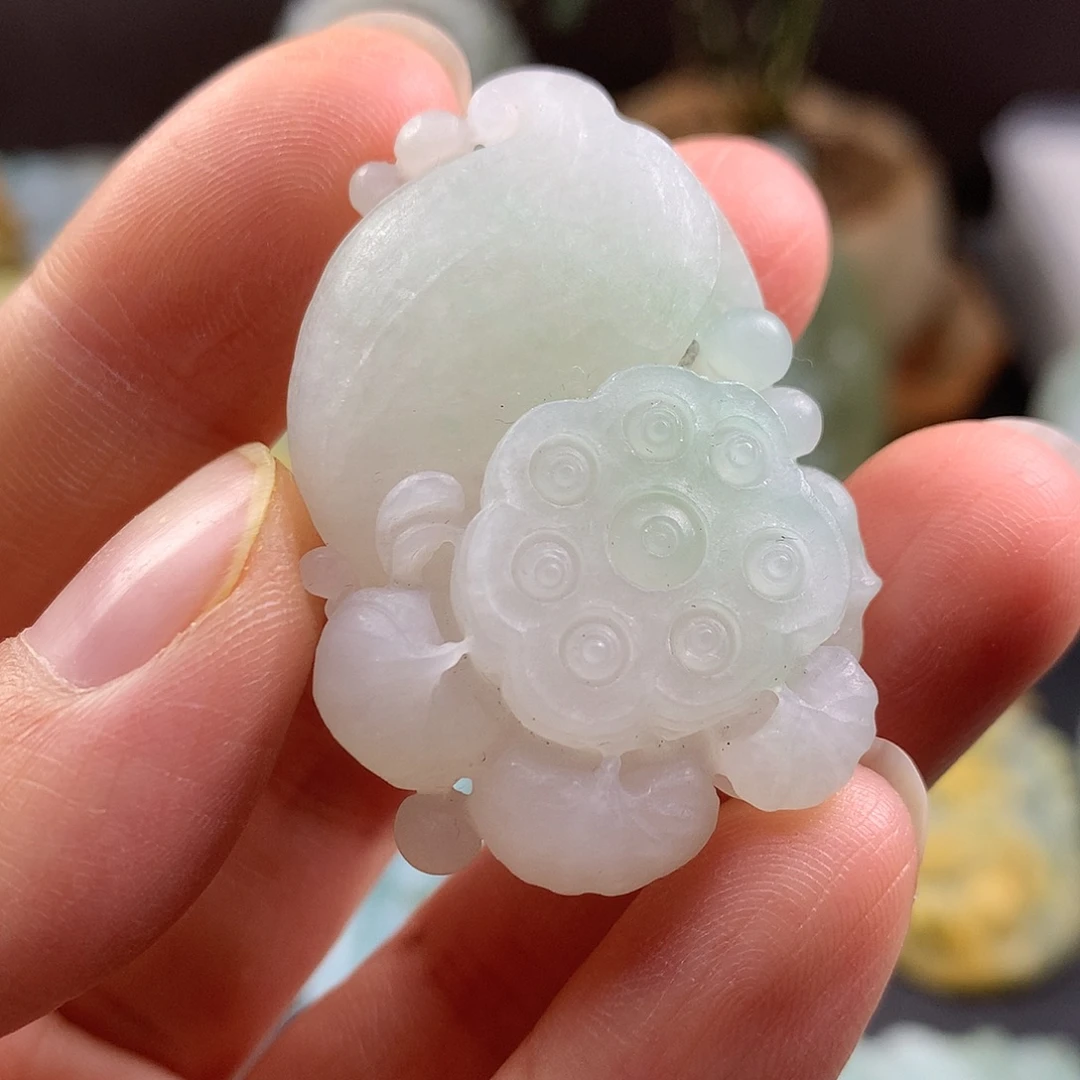 定制翡翠未镶嵌莲