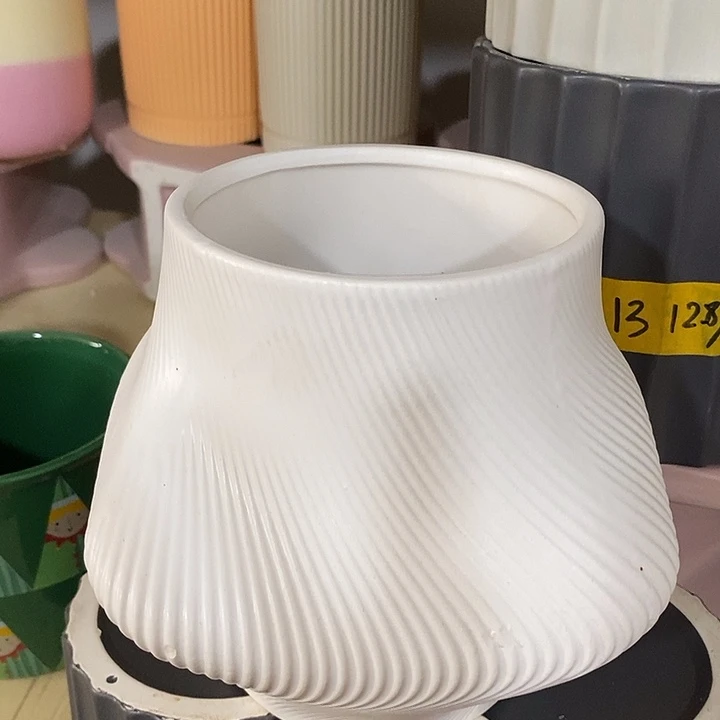 摆件陶盆有孔 瑕疵介意勿拍