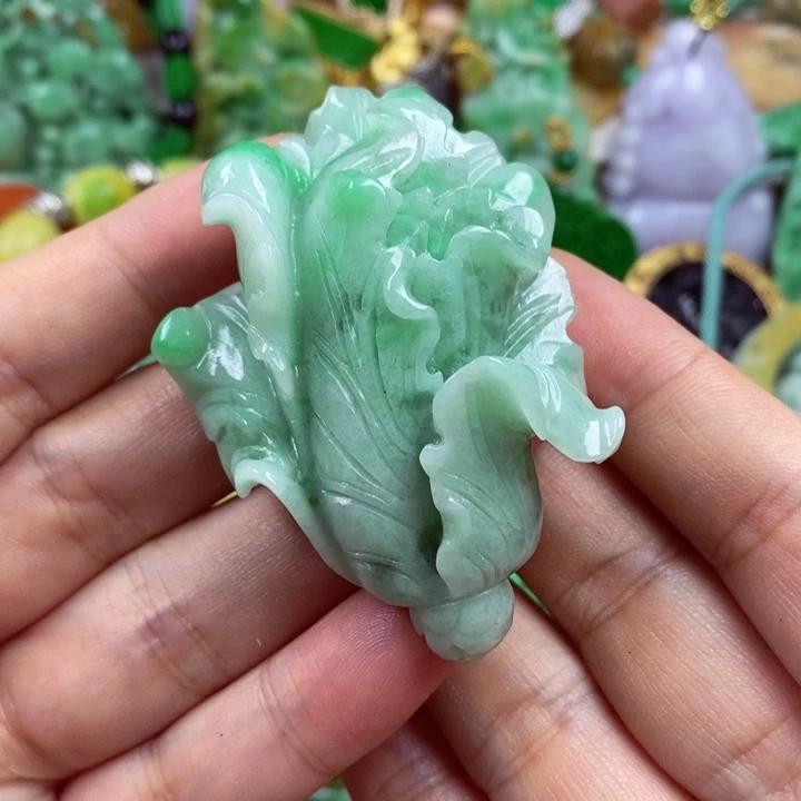 翡翠未镶嵌吊坠(赠链)