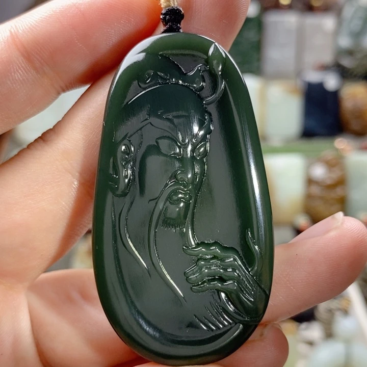 颈饰未镶嵌和田玉（青玉）