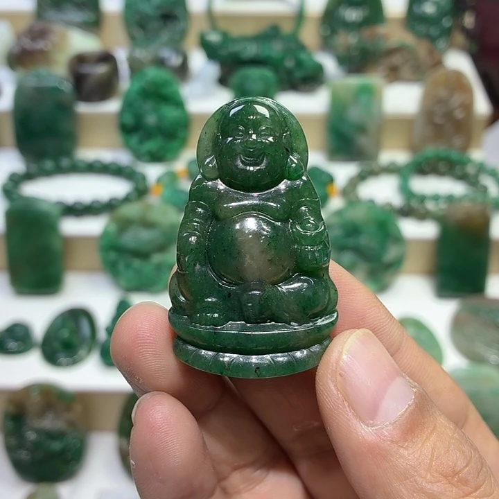 独山玉未镶嵌颈饰佛公